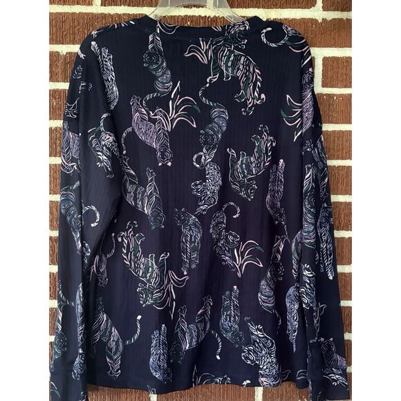 Crown & Ivy Navy Ribbed Tiger Print Long Sleeve Top Size Large NWT - Picture 2 of 3
